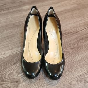 Kate Spade New York Black Patent Pumps